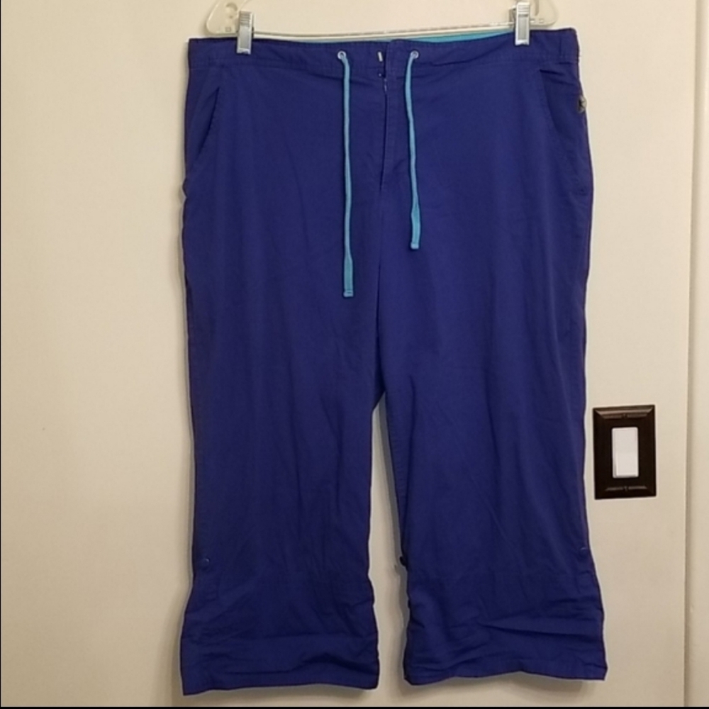Danskin now women's stretch blue XL 16/18 capris